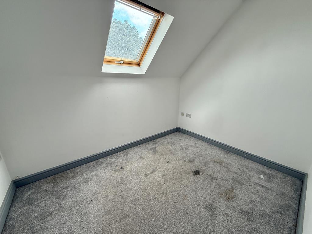 Lot: 57 - THREE-BEDROOM TERRACE HOUSE - Bedroom three